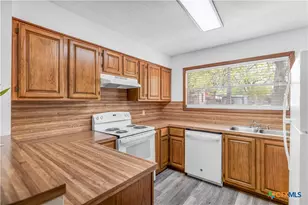 603 E Gonzales and 201 Pecan St St, Yoakum, TX 77995 - Photo 15