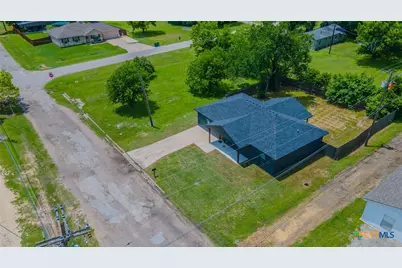 107 S Lexington Street, Holland, TX 76534 - Photo 3