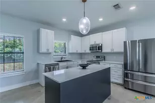 107 S Lexington St, Holland, TX 76534 - Photo 7
