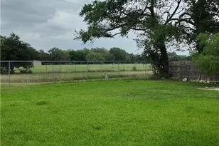 608 W Thomas, Cuero, TX 77954 - Photo 23