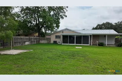 608 W Thomas, Cuero, TX 77954 - Photo 21