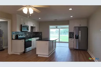 608 W Thomas, Cuero, TX 77954 - Photo 3