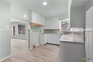 1412 E Leon St, Gatesville, TX 76528 - Photo 25