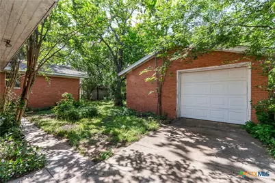 1412 E Leon Street, Gatesville, TX 76528 - Photo 27