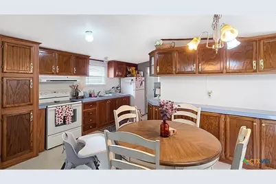603 E George Street, Port Lavaca, TX 77979 - Photo 7