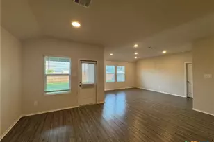208 Ida Loop, Seguin, TX 78155 - Photo 5