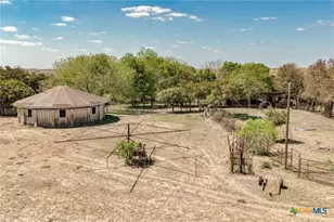 1037 Co Rd 340, Shiner, TX 77984 - Photo 5