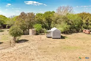 1037 Co Rd 340, Shiner, TX 77984 - Photo 7
