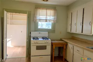 239 W High St, Goliad, TX 77963 - Photo 19
