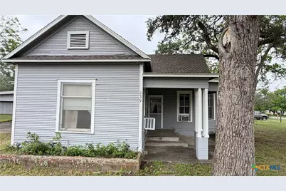 239 W High Street, Goliad, TX 77963 - Photo 11