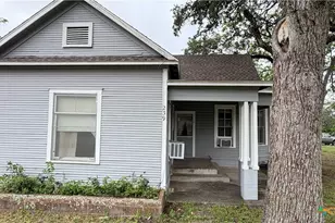 239 W High St, Goliad, TX 77963 - Photo 11