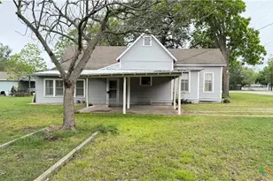 239 W High St, Goliad, TX 77963 - Photo 9