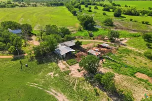 1883 Turkey Bottom Rd, Yoakum, TX 77984 - Photo 5