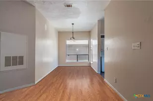 310 Pat Garrison St, San Marcos, TX 78666 - Photo 5