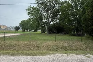 1105 S De Leon St St, Victoria, TX 77901 - Photo 1