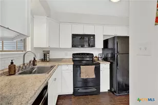 201 Ridgewood, San Marcos, TX 78666 - Photo 3
