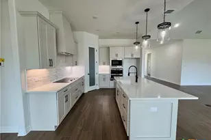 801 Golden Eagle Cv, Salado, TX 76571 - Photo 11