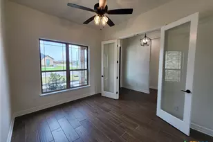 801 Golden Eagle Cv, Salado, TX 76571 - Photo 7