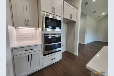 801 Golden Eagle Cove, Salado, TX 76571 - Photo 17