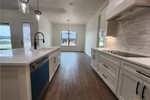 801 Golden Eagle Cv, Salado, TX 76571 - Photo 11
