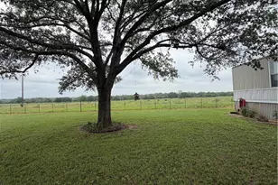 1635 County Rd 409, Stockdale, TX 78160 - Photo 27
