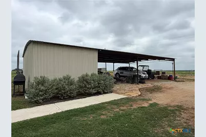 1635 County Road 409, Stockdale, TX 78160 - Photo 3