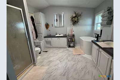 1635 County Road 409, Stockdale, TX 78160 - Photo 15