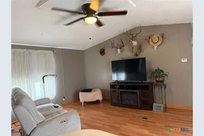 1635 County Road 409, Stockdale, TX 78160 - Photo 5