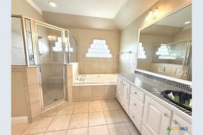 127 Tradewind Drive, Victoria, TX 77904 - Photo 17
