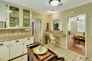 1702 N Vine St, Victoria, TX 77901 - Photo 21