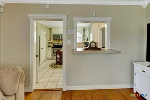 1702 N Vine St, Victoria, TX 77901 - Photo 17