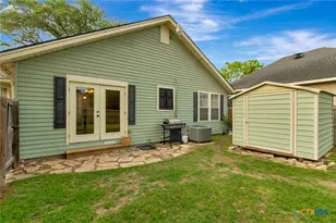 1702 N Vine St, Victoria, TX 77901 - Photo 35