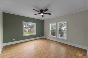 814 S Laurent St, Victoria, TX 77901 - Photo 13