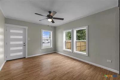 814 S Laurent Street, Victoria, TX 77901 - Photo 5