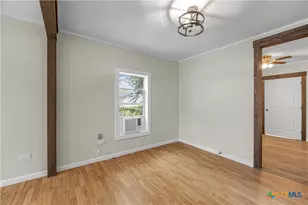 814 S Laurent St, Victoria, TX 77901 - Photo 7