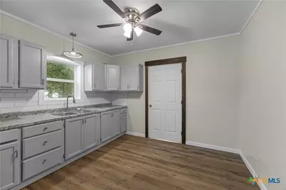 814 S Laurent Street, Victoria, TX 77901 - Photo 9