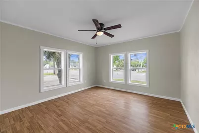 814 S Laurent Street, Victoria, TX 77901 - Photo 11