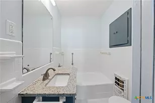 1406 N Penelope St, Belton, TX 76513 - Photo 23