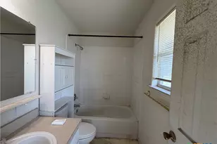 665 Fallen Oak Dr, Bertram, TX 78605 - Photo 9