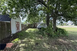 665 Fallen Oak Dr, Bertram, TX 78605 - Photo 15