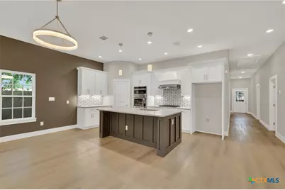 455 S Hackberry Avenue, New Braunfels, TX 78130 - Photo 5