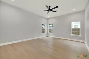 455 S Hackberry Ave, New Braunfels, TX 78130 - Photo 13