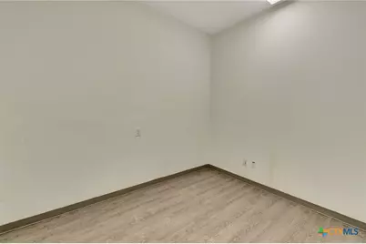 2112 N Navarro Street #A, Victoria, TX 77901 - Photo 25