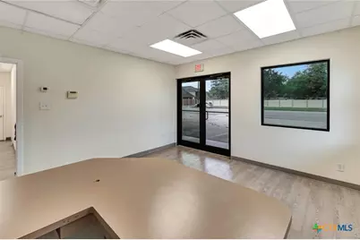 2112 N Navarro Street #A, Victoria, TX 77901 - Photo 5
