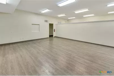 2112 N Navarro Street, Victoria, TX 77901 - Photo 15