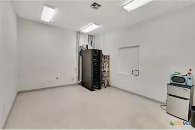 2112 N Navarro Street, Victoria, TX 77901 - Photo 37