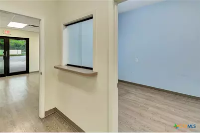 2112 N Navarro Street, Victoria, TX 77901 - Photo 27