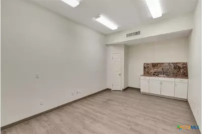 2112 N Navarro Street, Victoria, TX 77901 - Photo 19