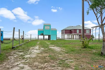 1385 N Ocean Drive, Port Lavaca, TX 77979 - Photo 3