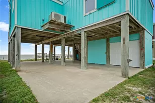 1385 N Ocean Dr, Port Lavaca, TX 77979 - Photo 9